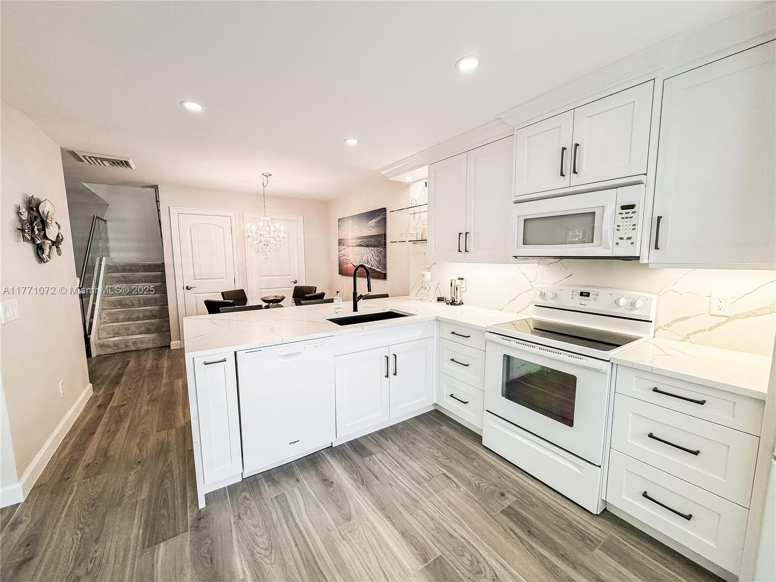 WELLESLEY AT BOYNTON BEACh - Residential