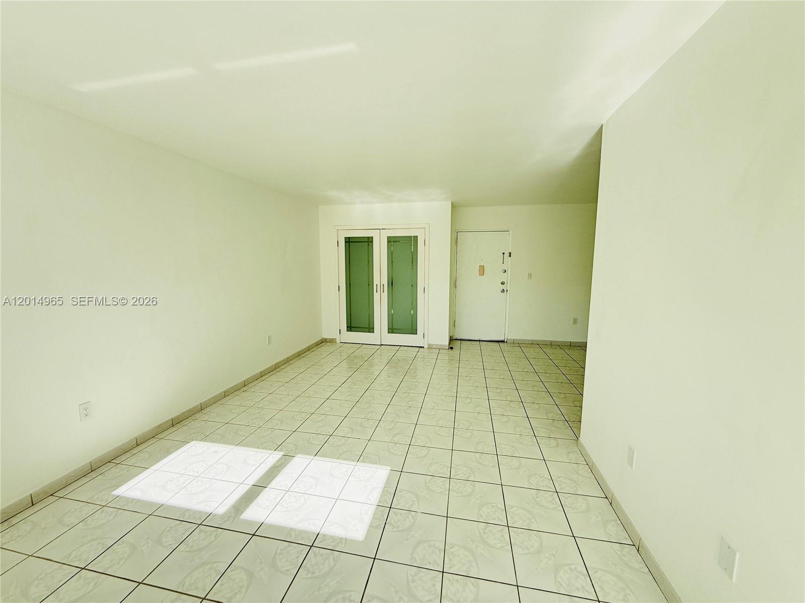 VERSIALLES GARDENS II CON - Residential Lease