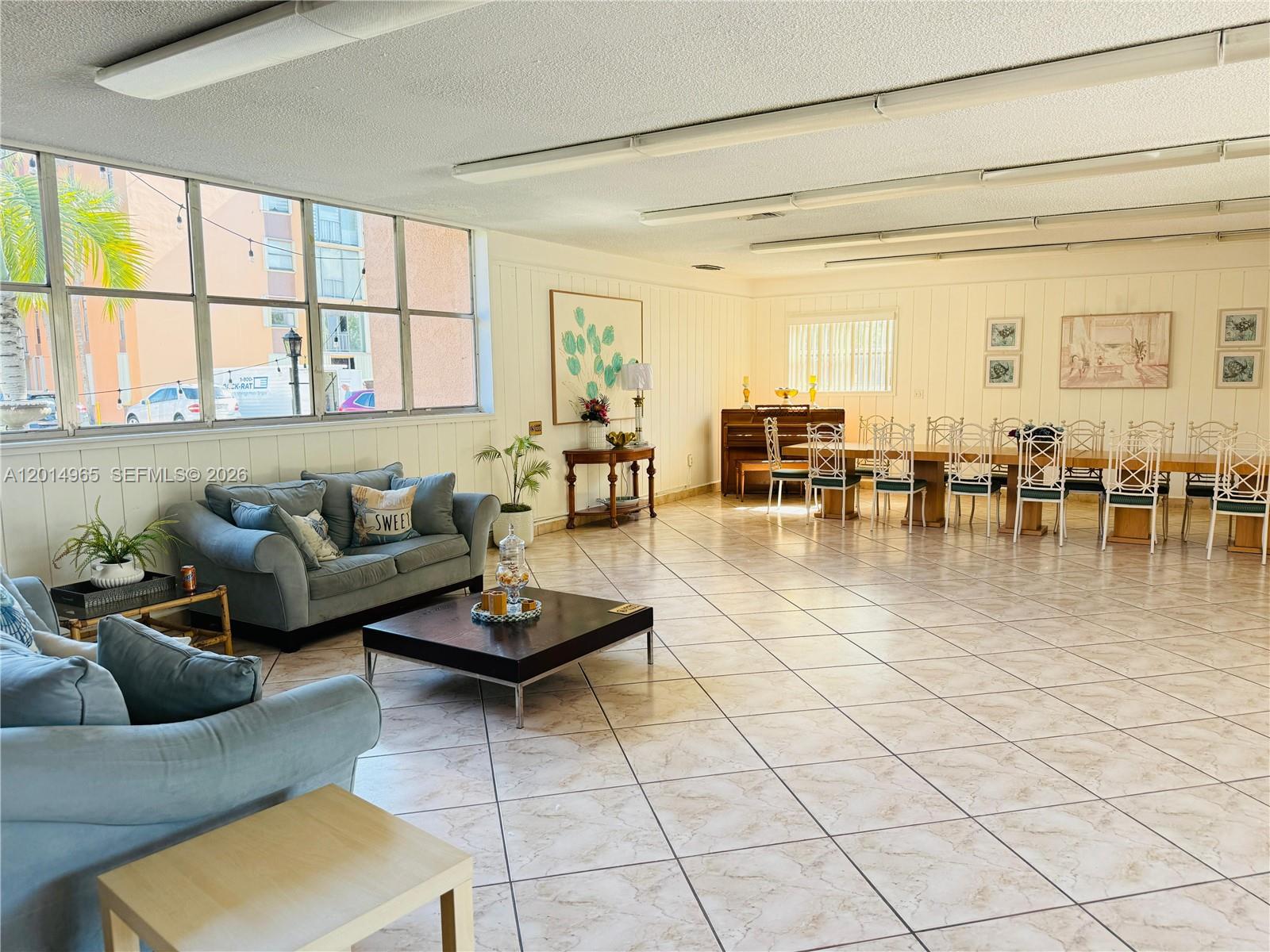 VERSIALLES GARDENS II CON - Residential Lease