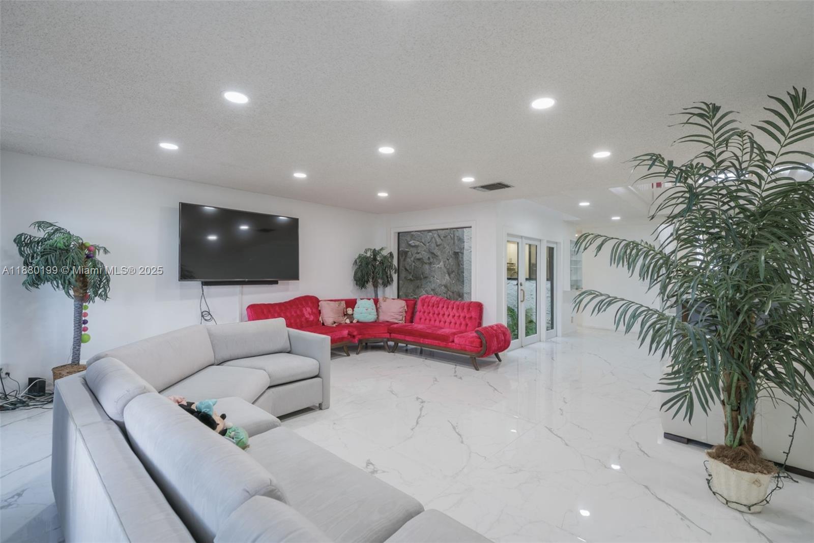 VISTA DEL LAGO CONDO - Residential