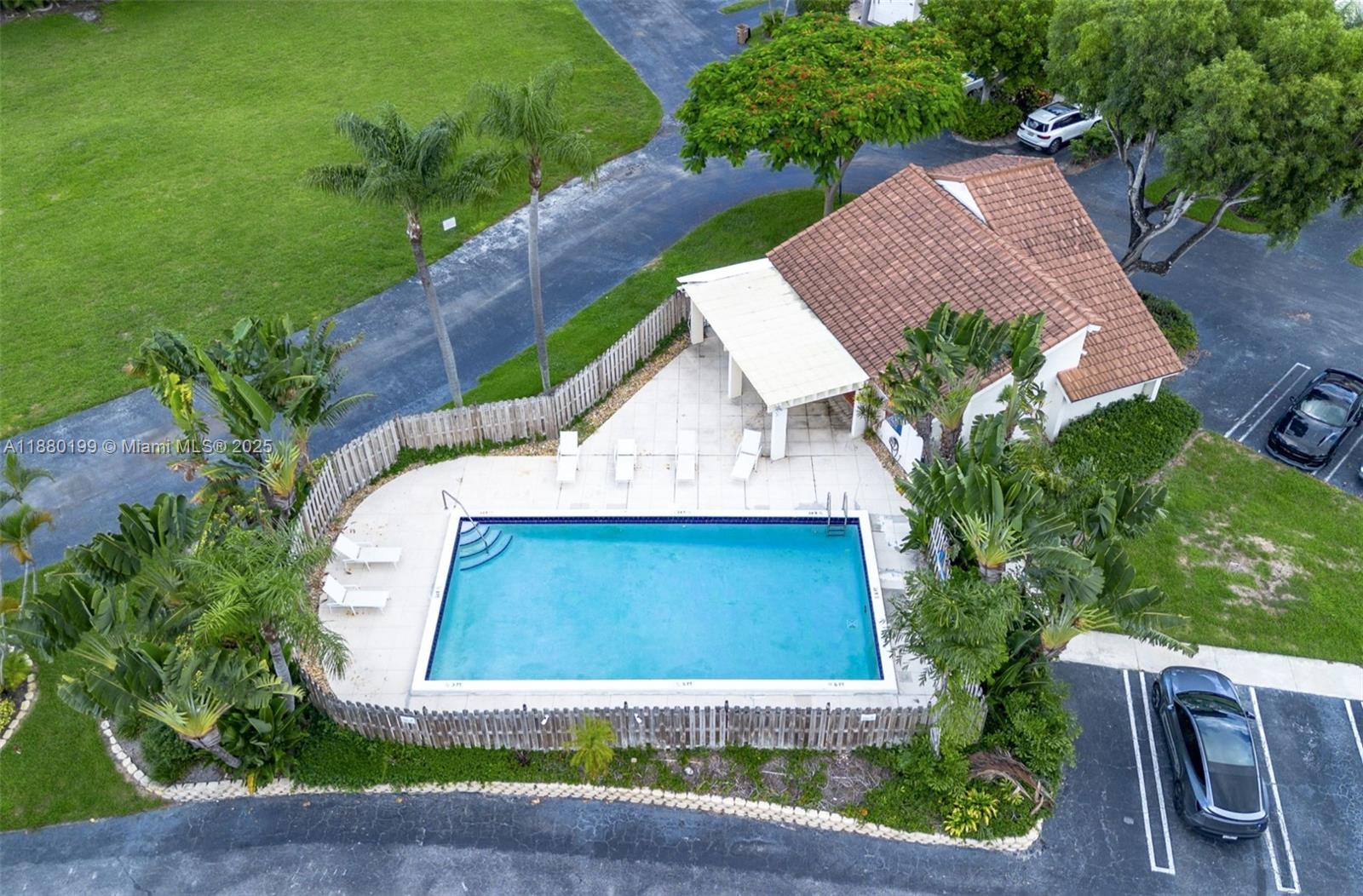 1800 Embassy Dr 125