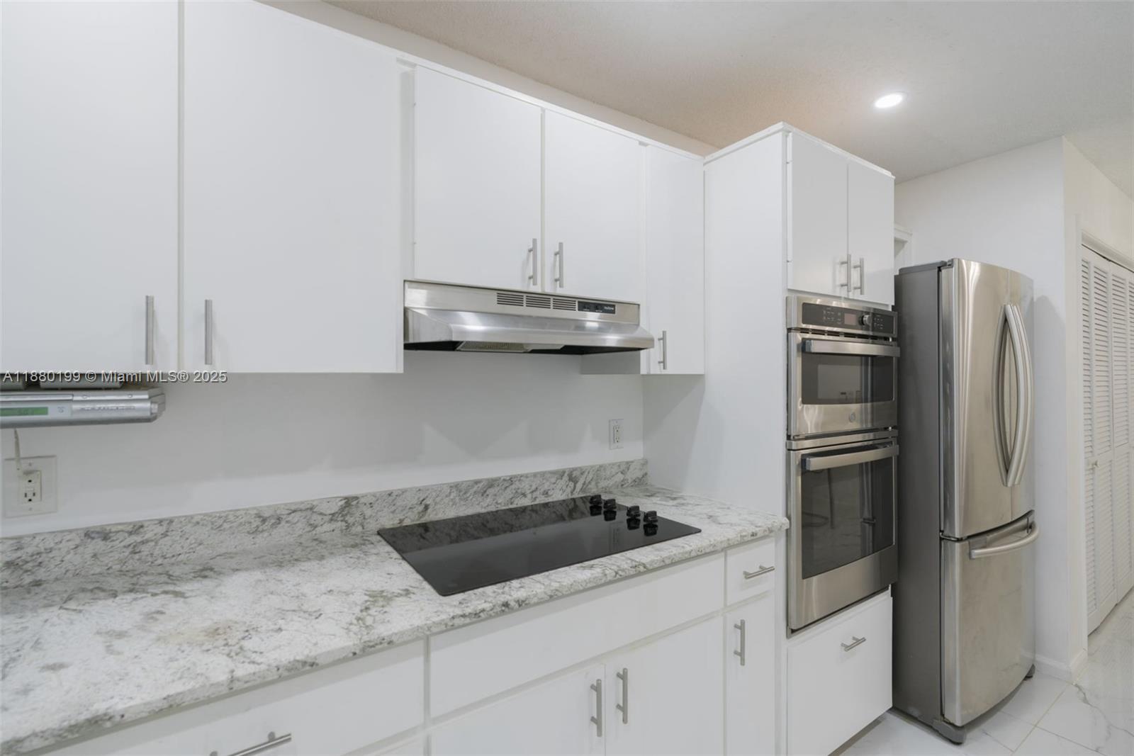 VISTA DEL LAGO CONDO - Residential