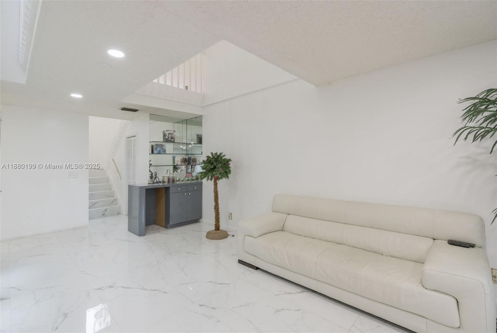 VISTA DEL LAGO CONDO - Residential