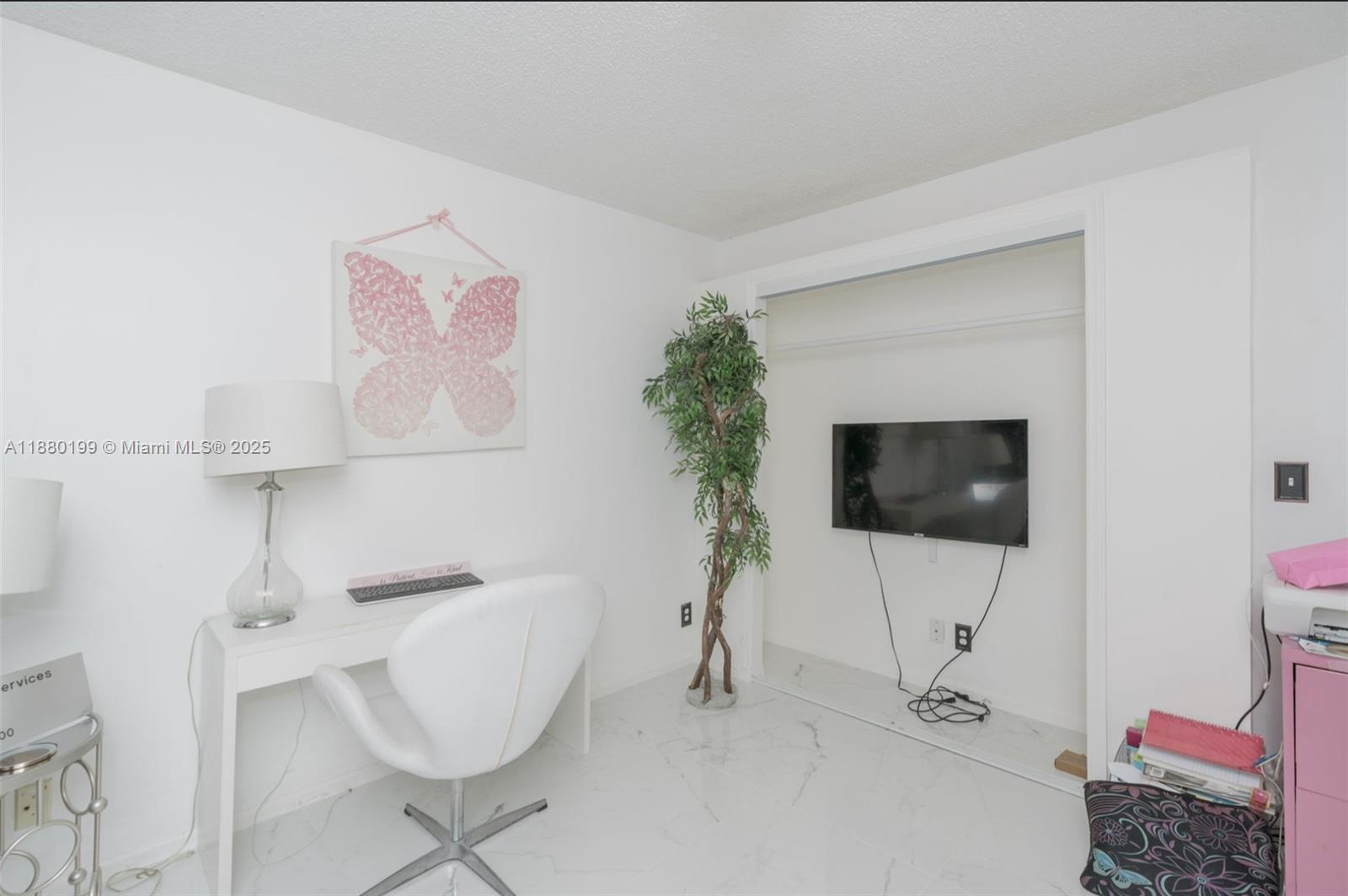 VISTA DEL LAGO CONDO - Residential