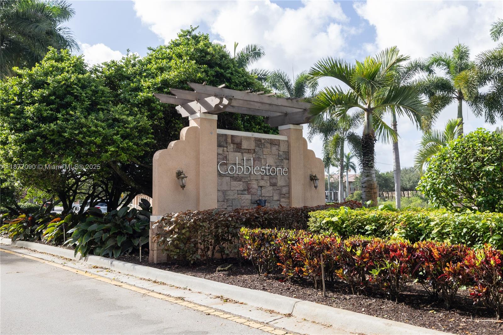 COBBLESTONE CONDO - Residential Lease