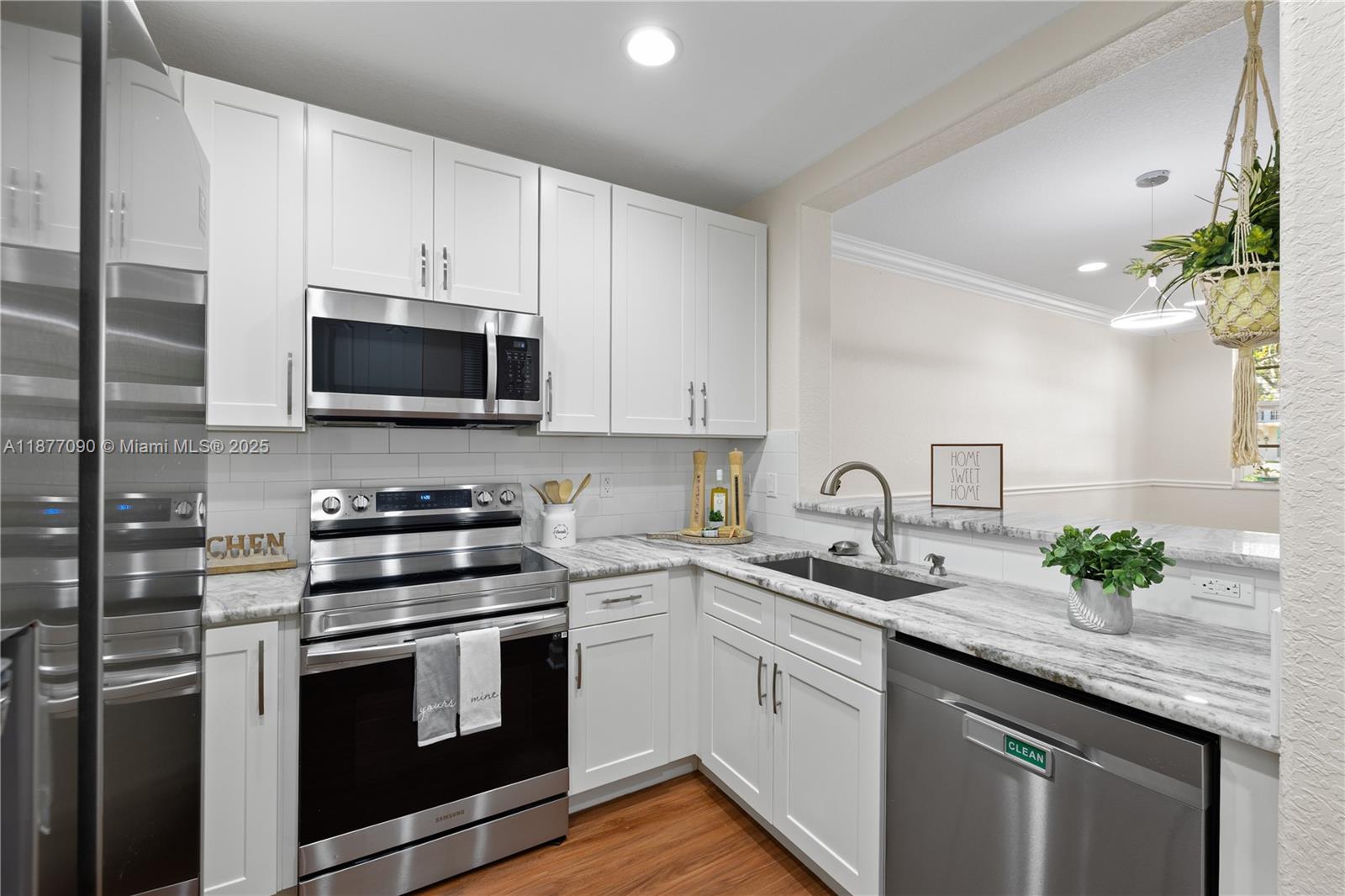 COBBLESTONE CONDO - Residential Lease