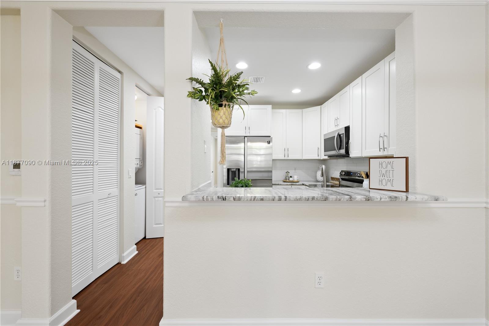 COBBLESTONE CONDO - Residential Lease