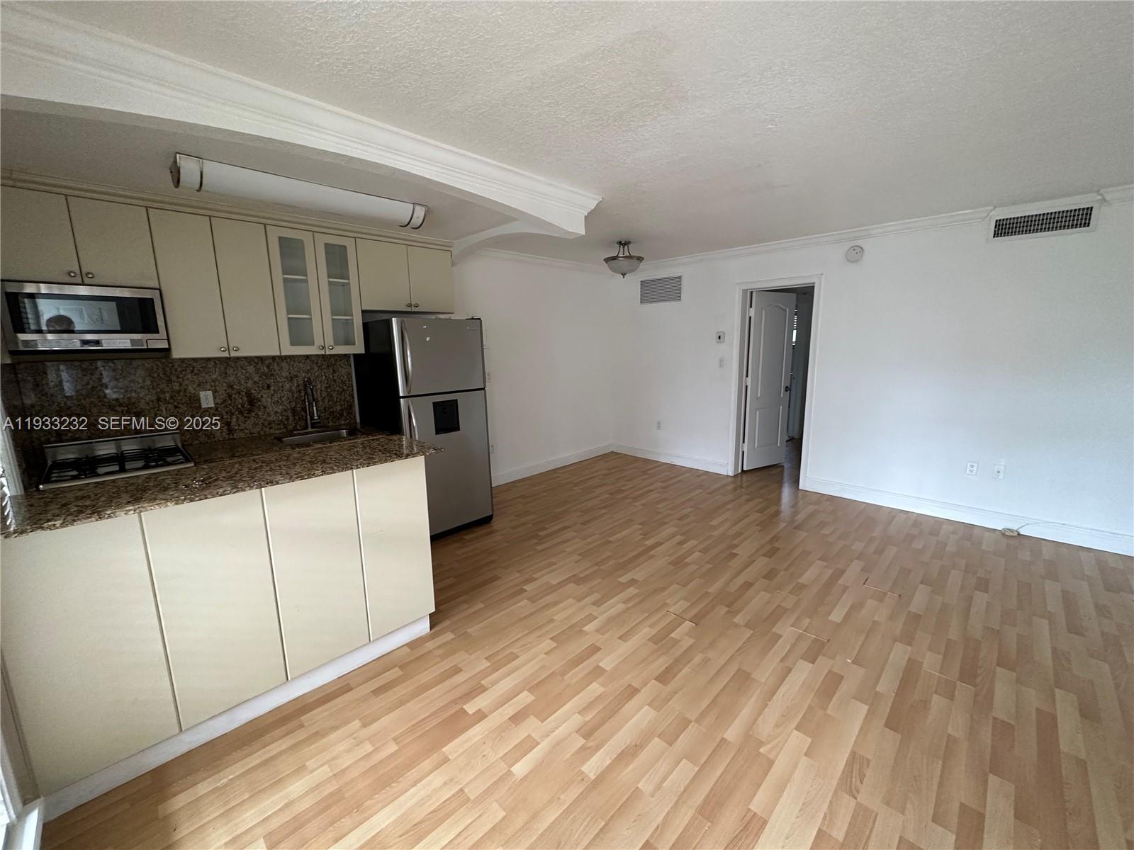 VIRGINIA POINTE CONDO - Residential Lease