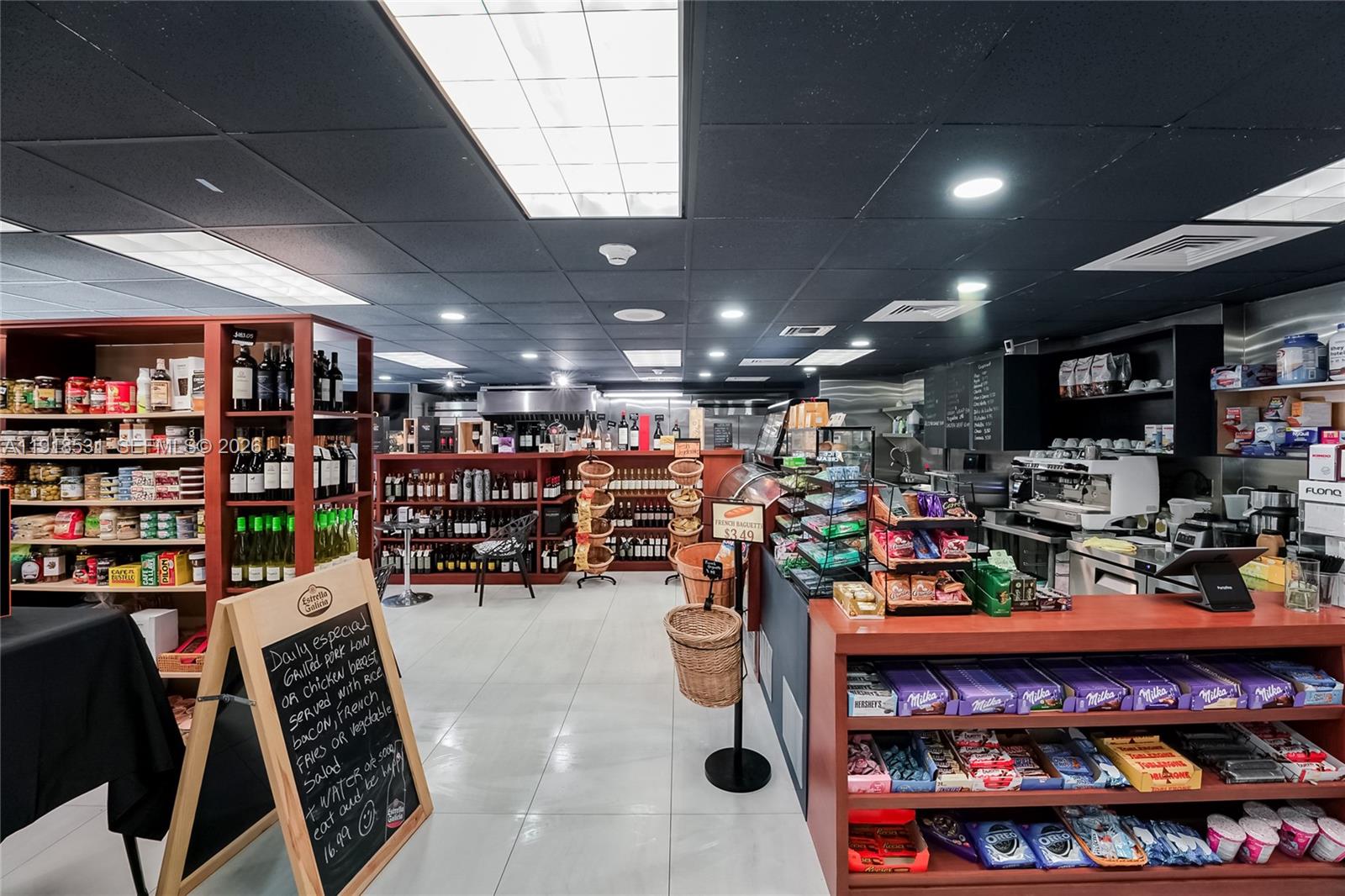 YACHT CLUB AT PORTOFINO - Residential