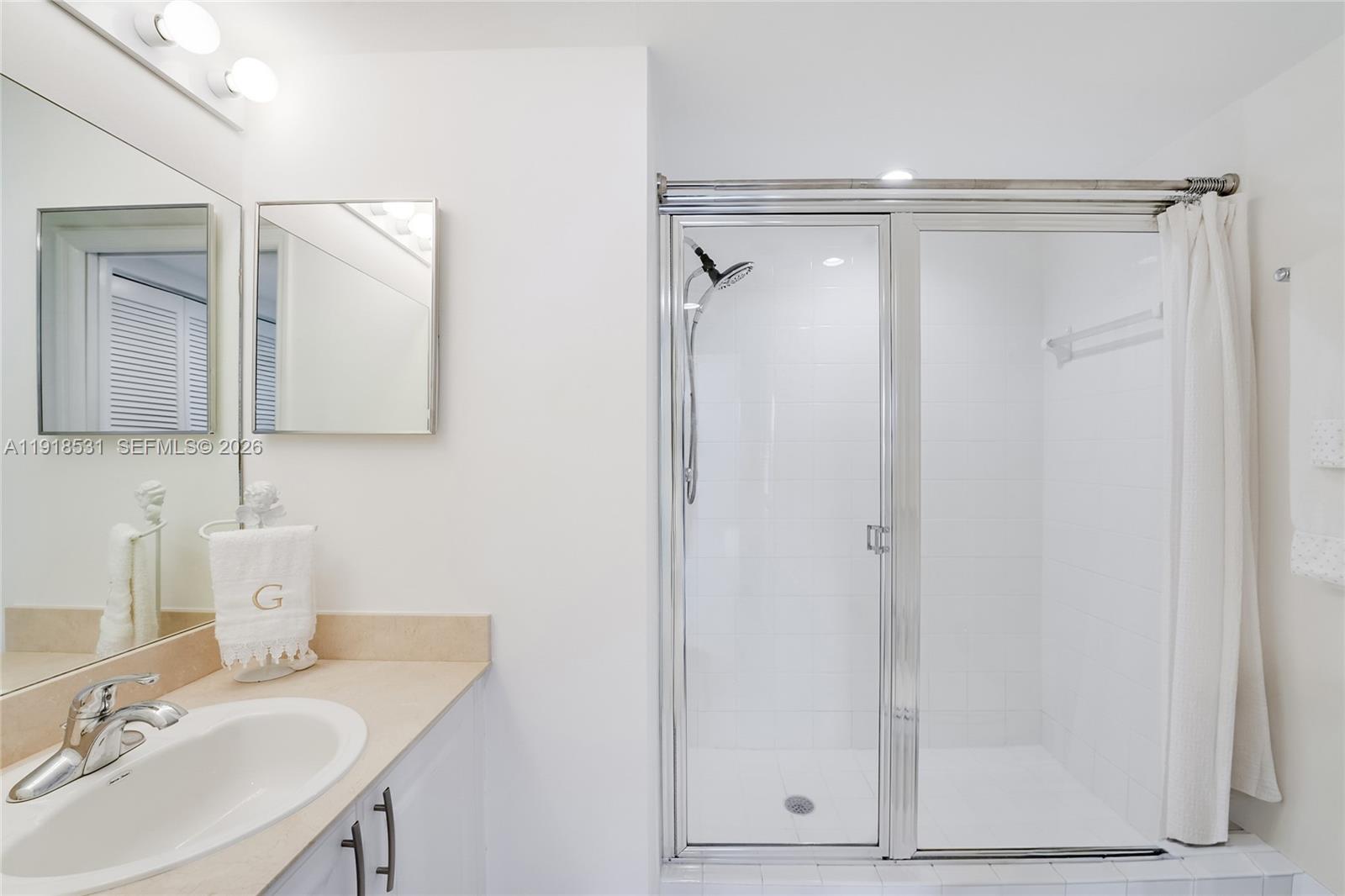 YACHT CLUB AT PORTOFINO - Residential