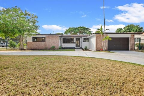 Photo of 700 Rio Vista Dr, Miami Springs, FL 33166 (MLS # A11918841)