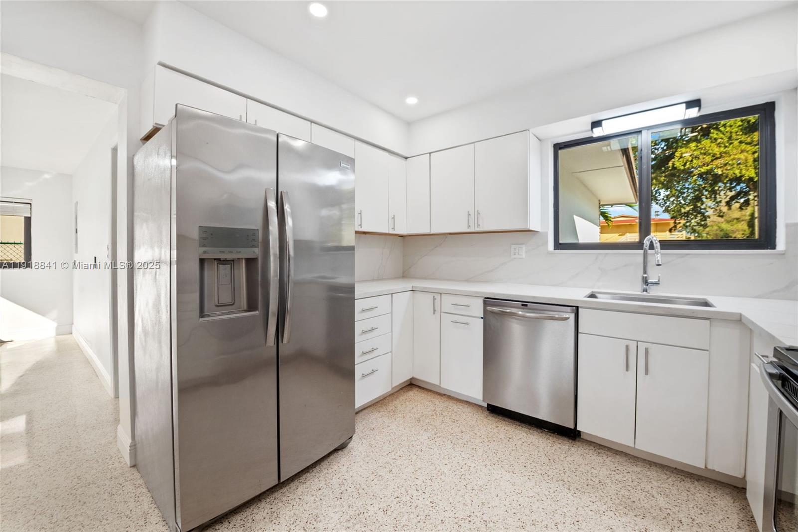 ROEBLINGS THE - Residential