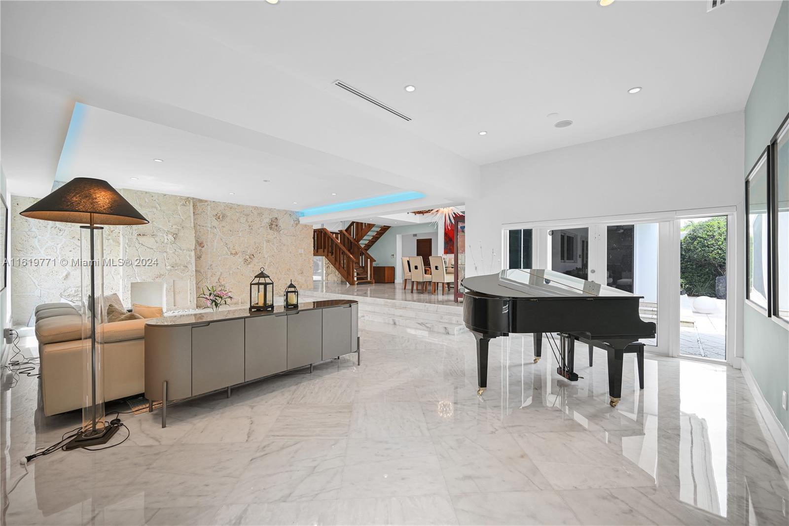 BAY HARBOR ISLAND - Residential