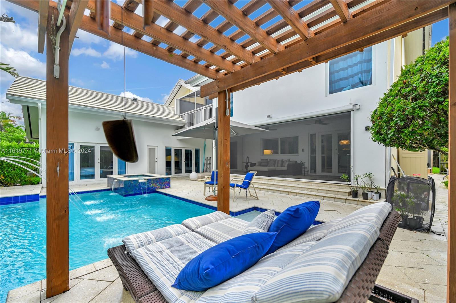 BAY HARBOR ISLAND - Residential