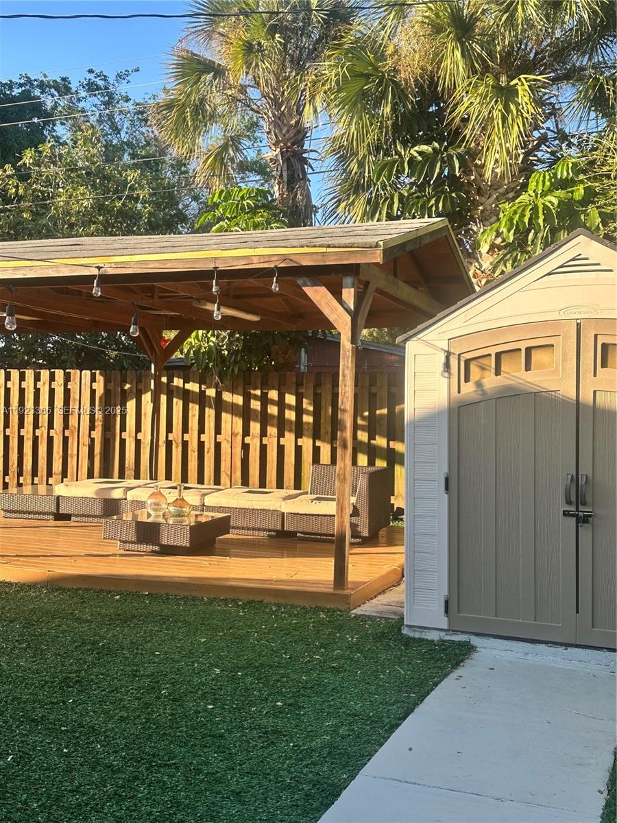 WESTWOOD PARK SEC 1 - Residential Lease