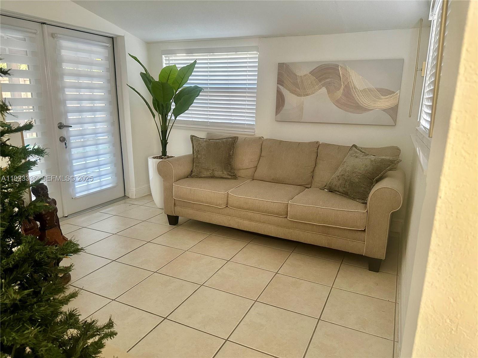 WESTWOOD PARK SEC 1 - Residential Lease