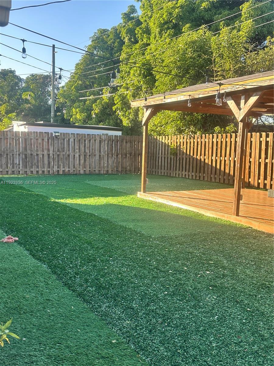 WESTWOOD PARK SEC 1 - Residential Lease