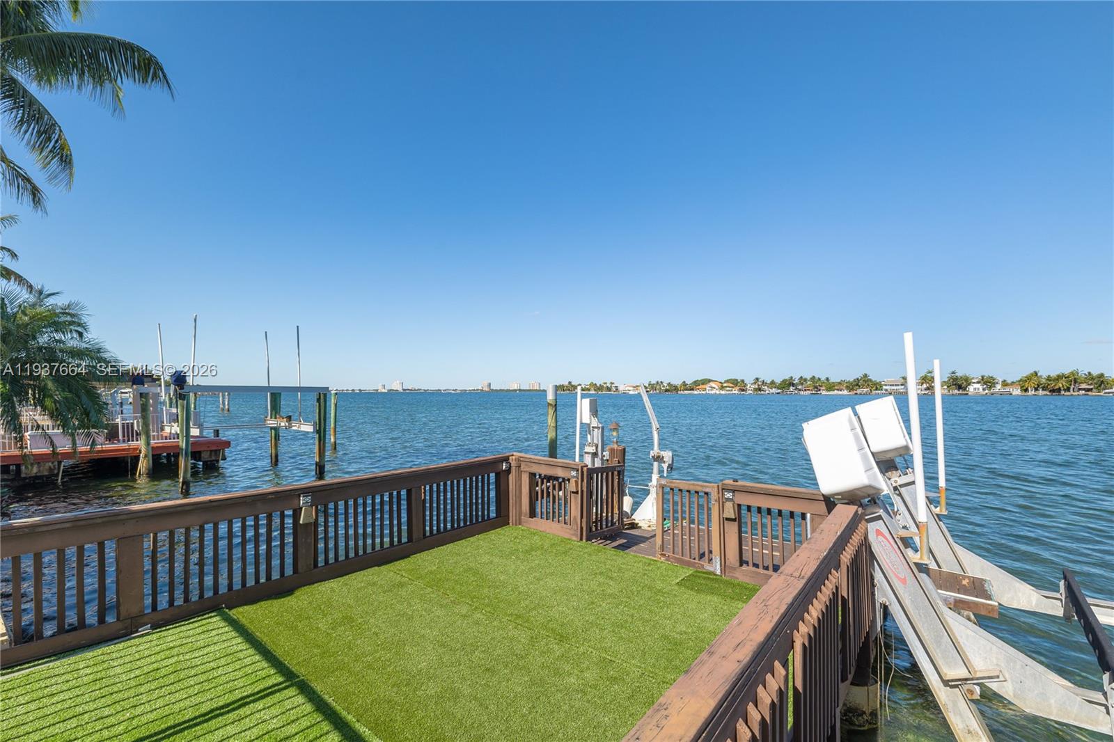 1375 N Biscayne Point Rd