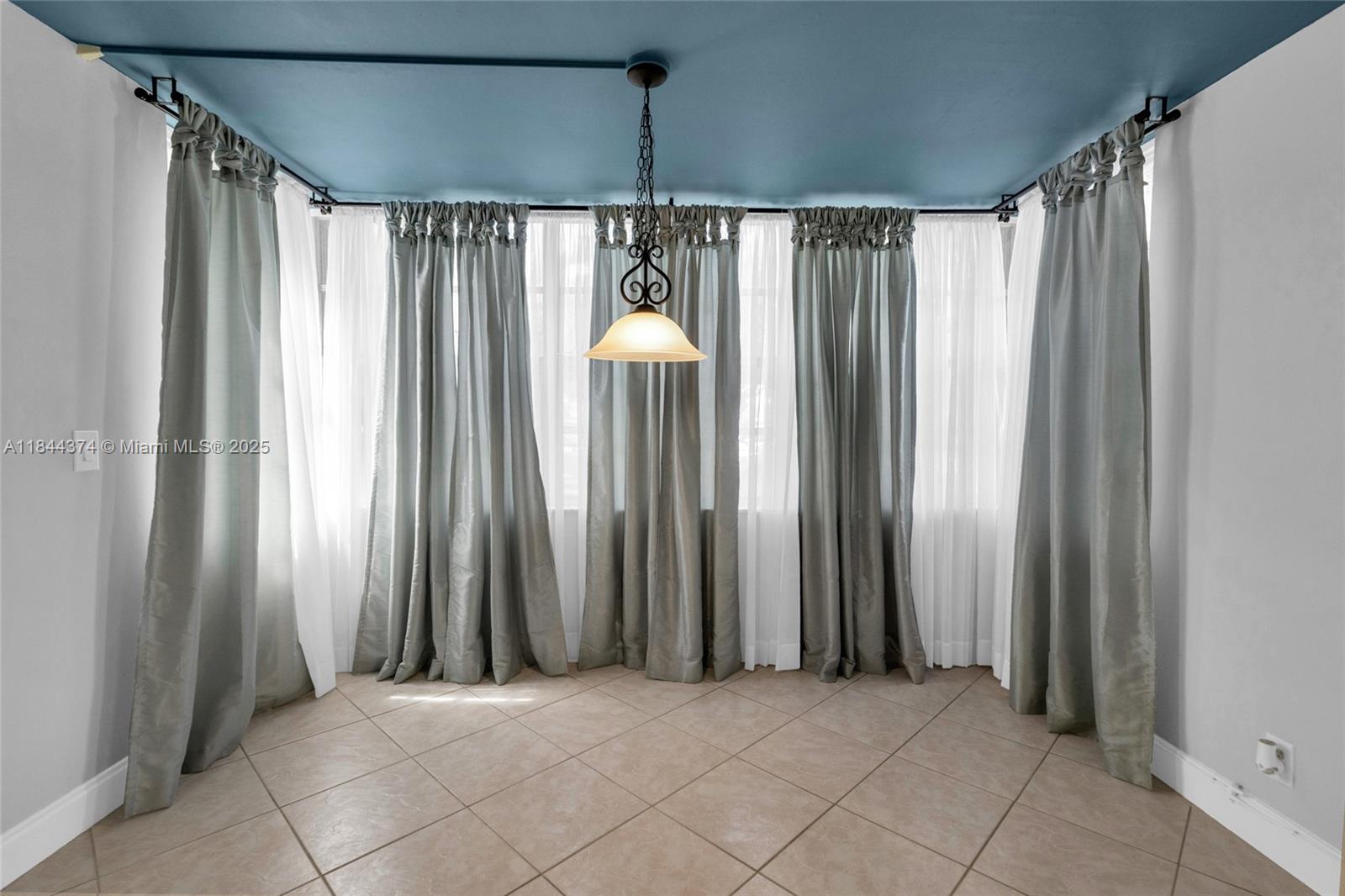 PLANTATION PLACE CONDO - Residential Lease