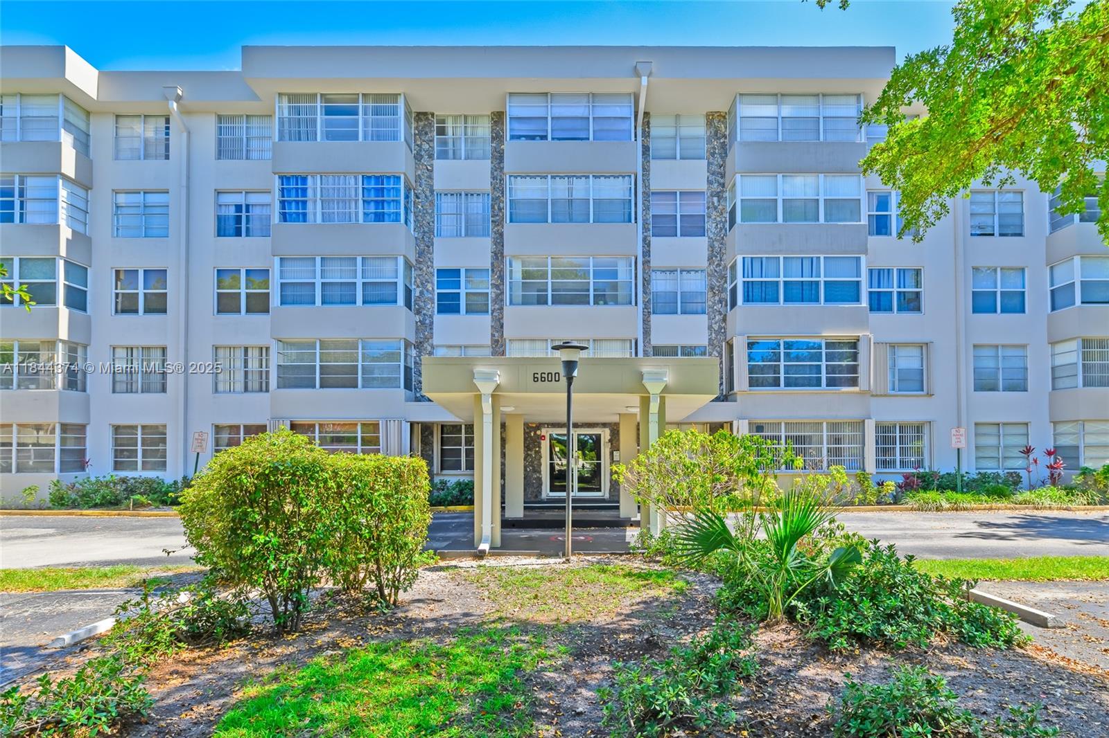 PLANTATION PLACE CONDO - Residential Lease