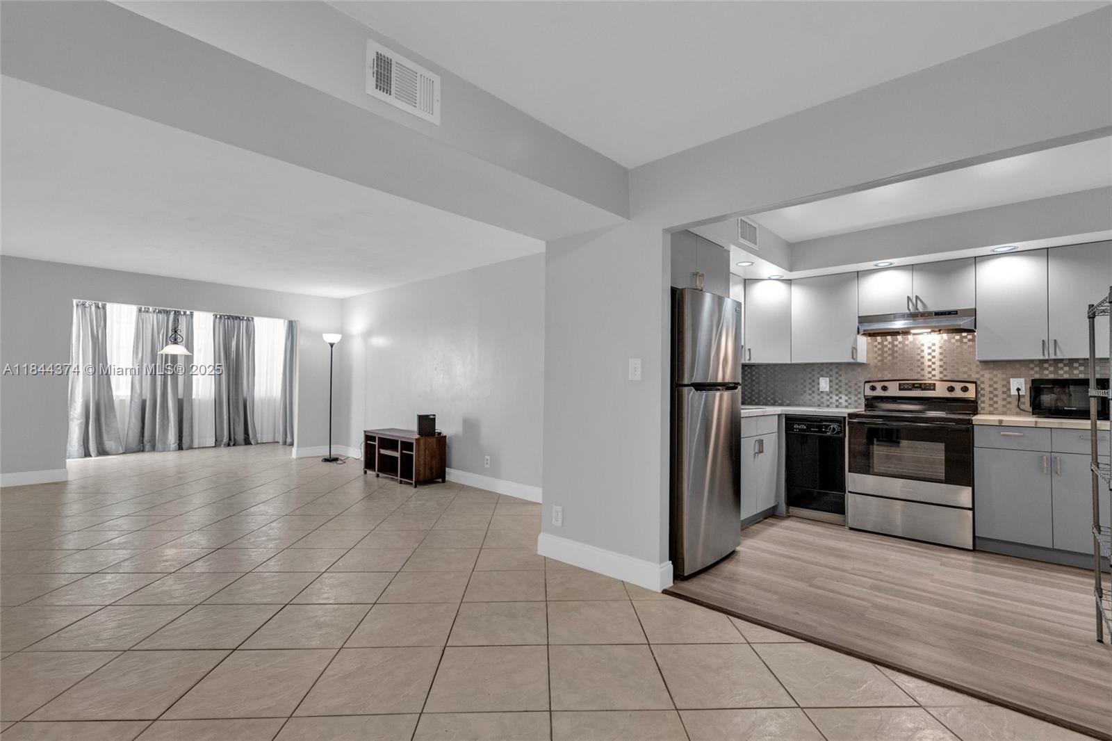 PLANTATION PLACE CONDO - Residential Lease