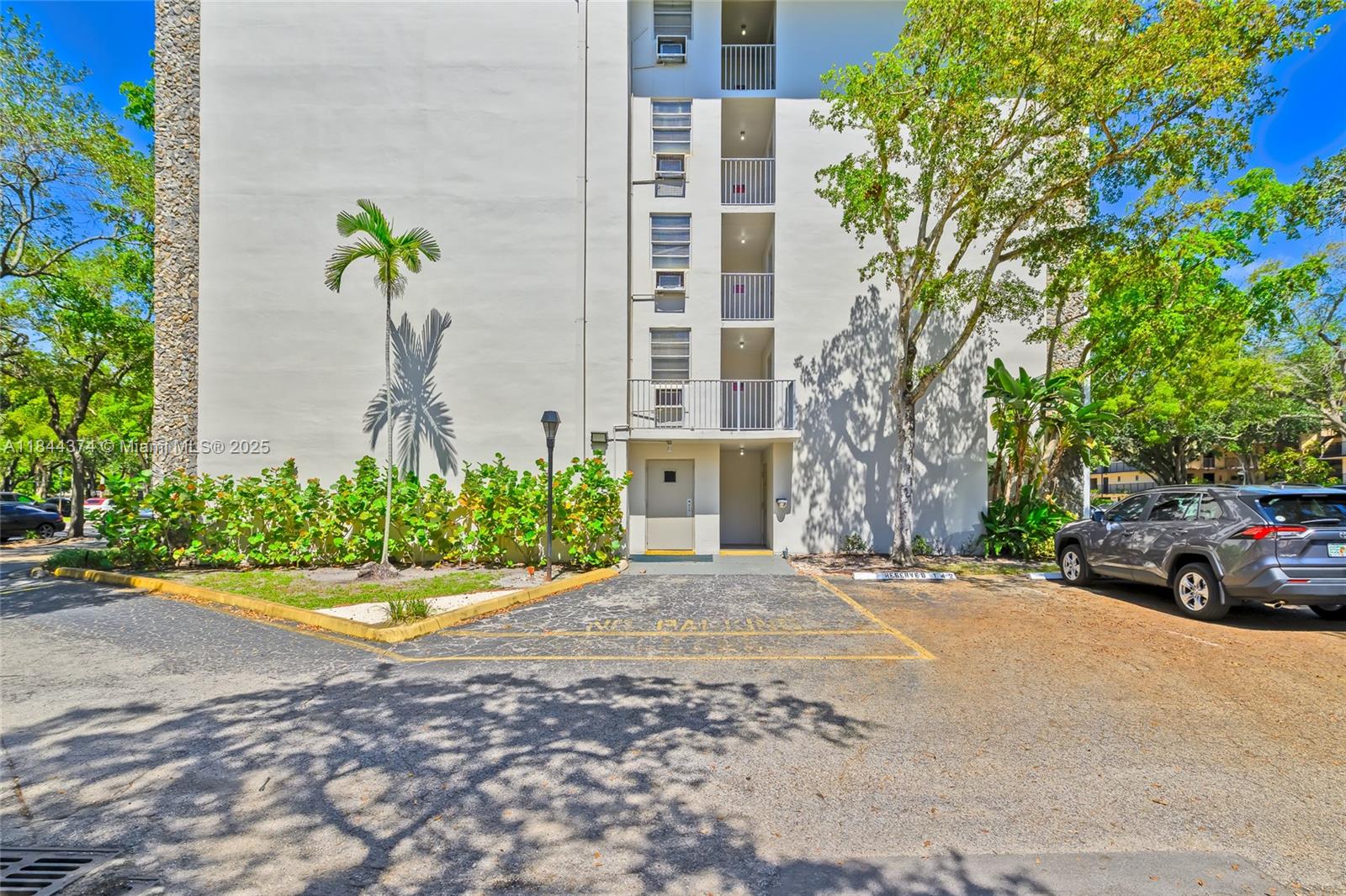 PLANTATION PLACE CONDO - Residential Lease