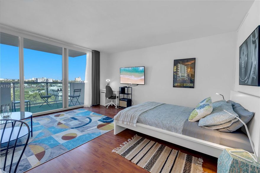 Beautiful large studio fully furnished & equipped with a great City view from its large balcony. The kitchen & bathroom were fully renovated. The apartment comes with the whole furniture (queen size bed, sofa bed, dining table & chairs, nightstands, Flat TV etc...). The building offers great amenities: large pool & jacuzzi, fitness center, games & party room, Amazon lockers, 24/7 concierge, security & parking valet, BBQ area etc... The building did many upgrades with new elevators, lobby, hallway etc... Location is perfect, ideally located in South Beach in a quiet neighborhood a few block away from the new park. All the best groceries such as Whole Food, Trader Joe and Fresh market are all around. Tenant's rent is $2600/month, lease ends in July 2026. Need 24h notice to visit.