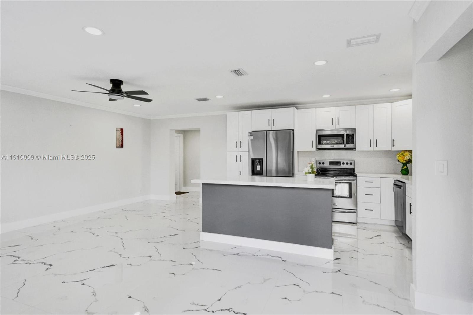 LAUDERDALE VILLAS - Residential