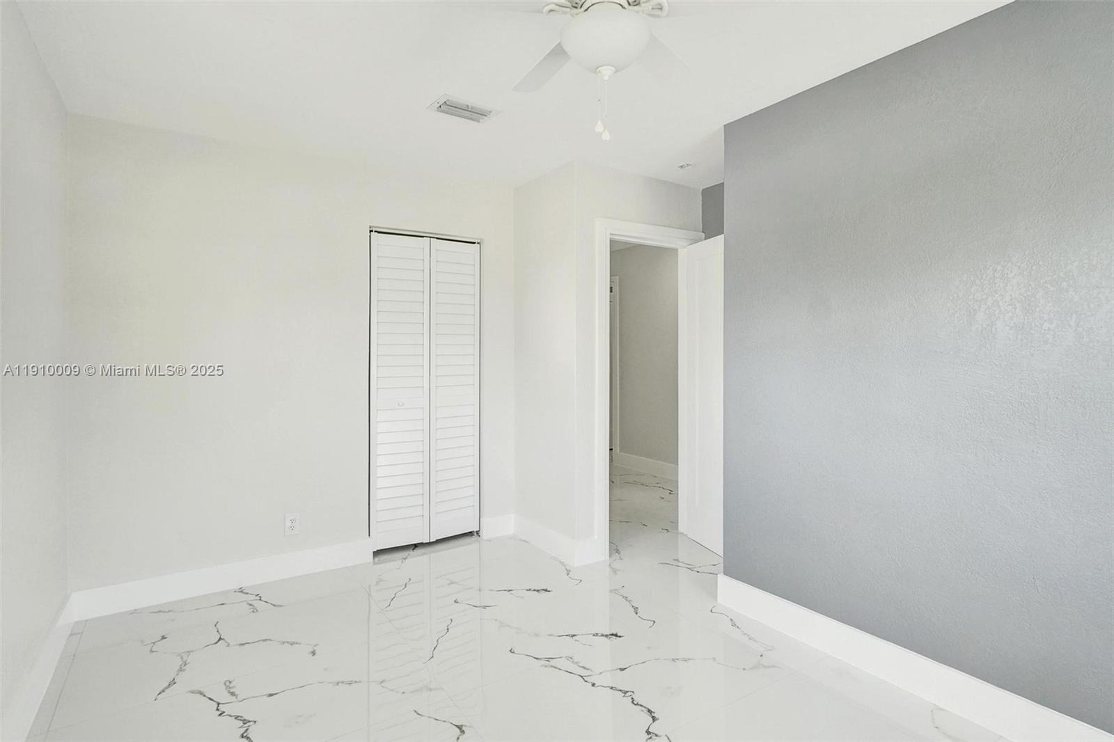 LAUDERDALE VILLAS - Residential