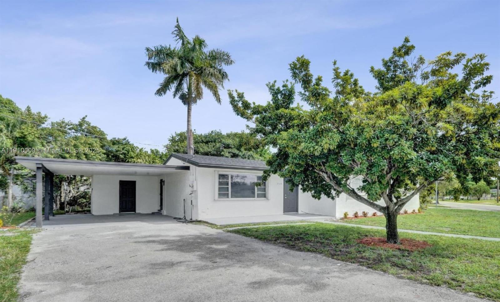 LAUDERDALE VILLAS - Residential