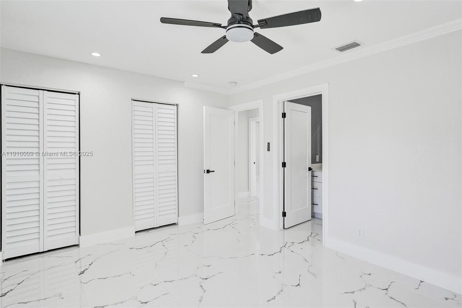 LAUDERDALE VILLAS - Residential