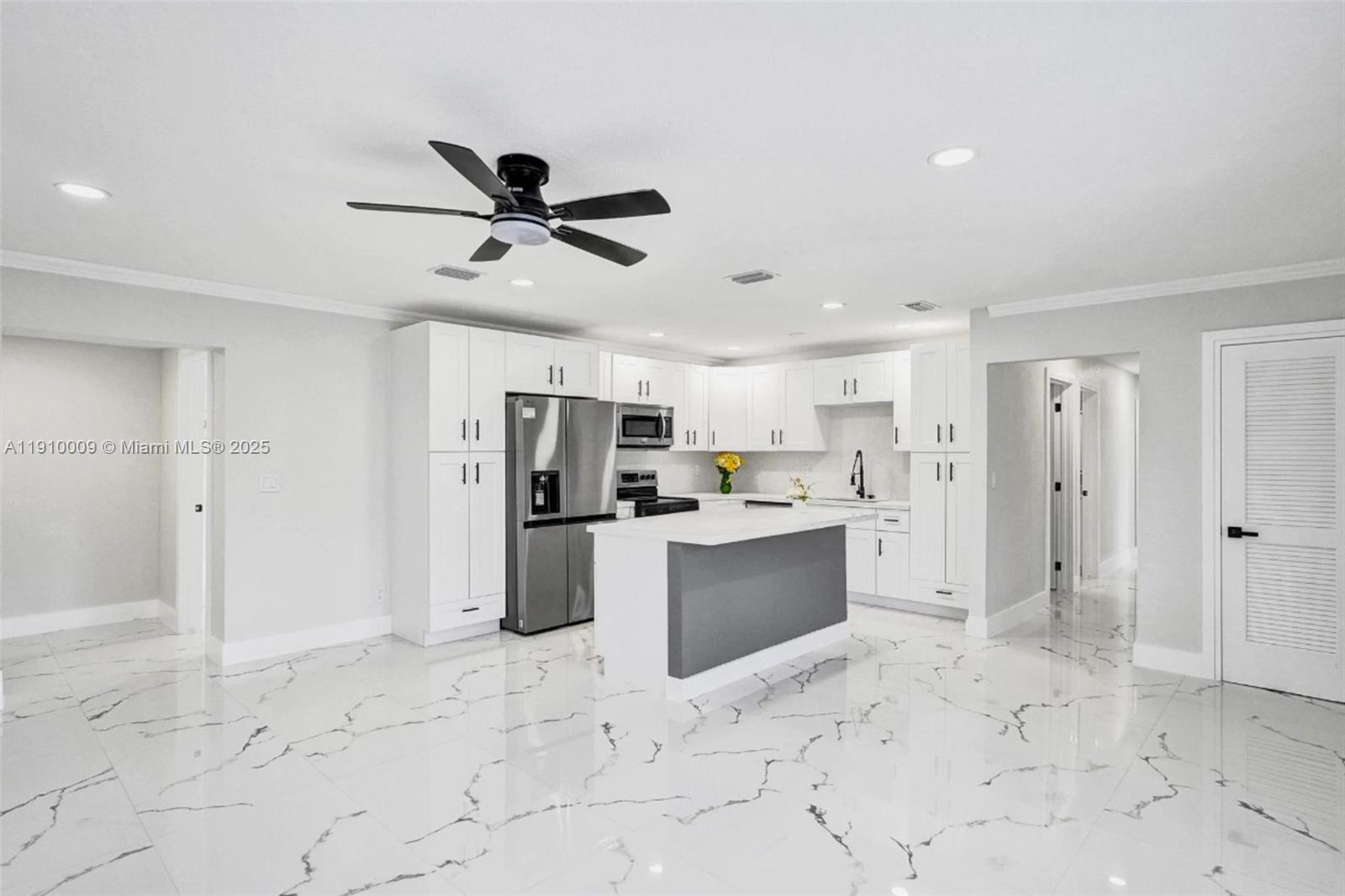 LAUDERDALE VILLAS - Residential