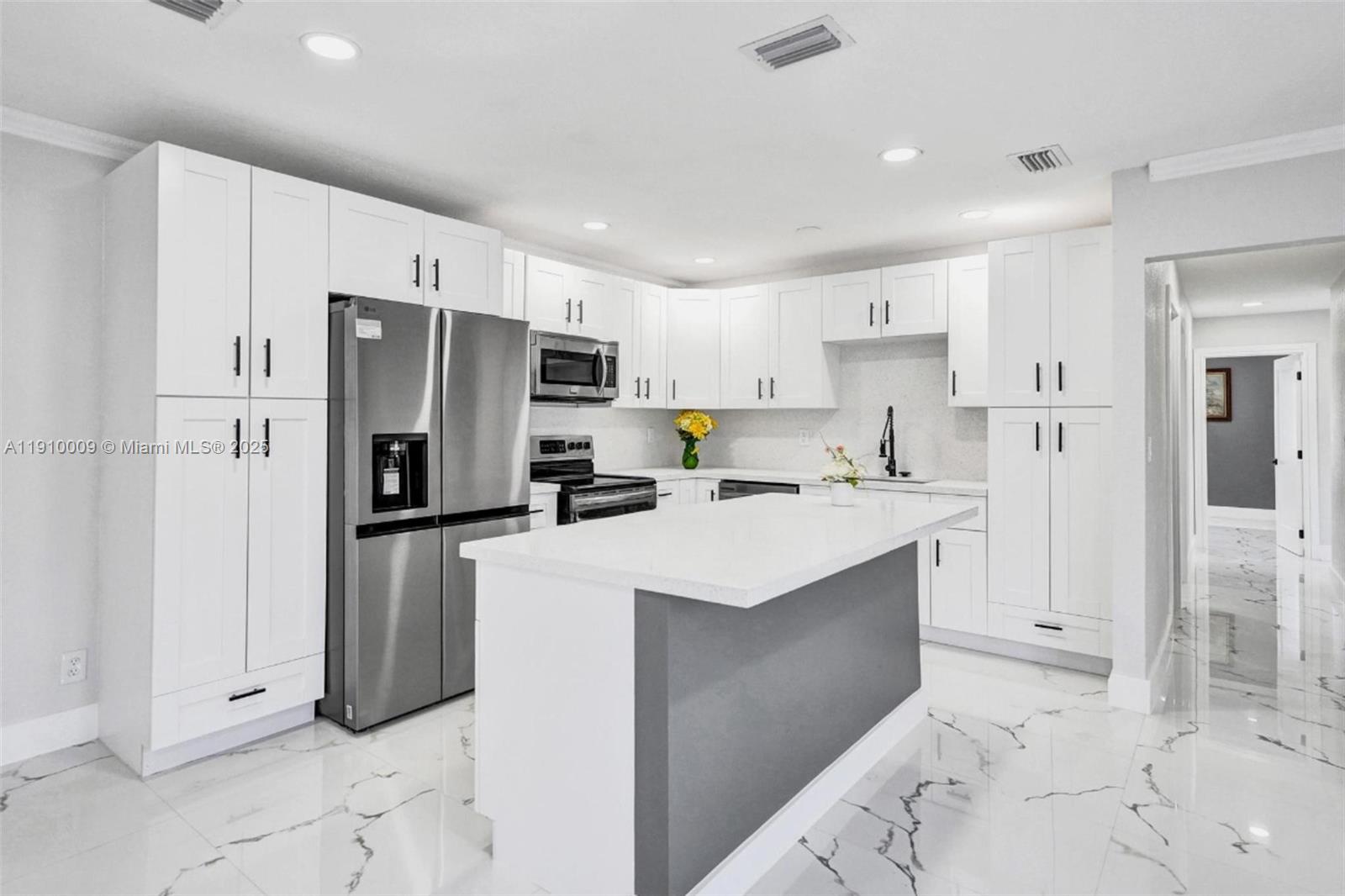 LAUDERDALE VILLAS - Residential