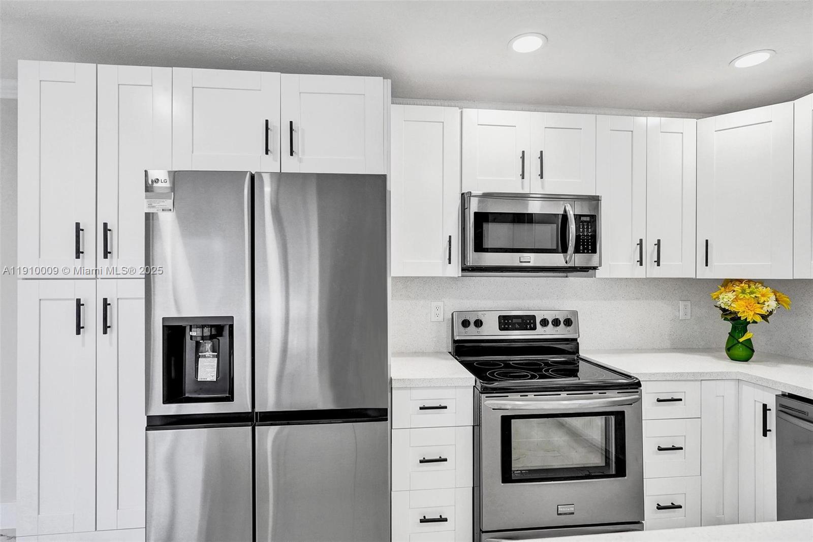 LAUDERDALE VILLAS - Residential