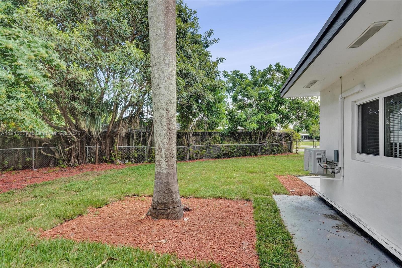 LAUDERDALE VILLAS - Residential