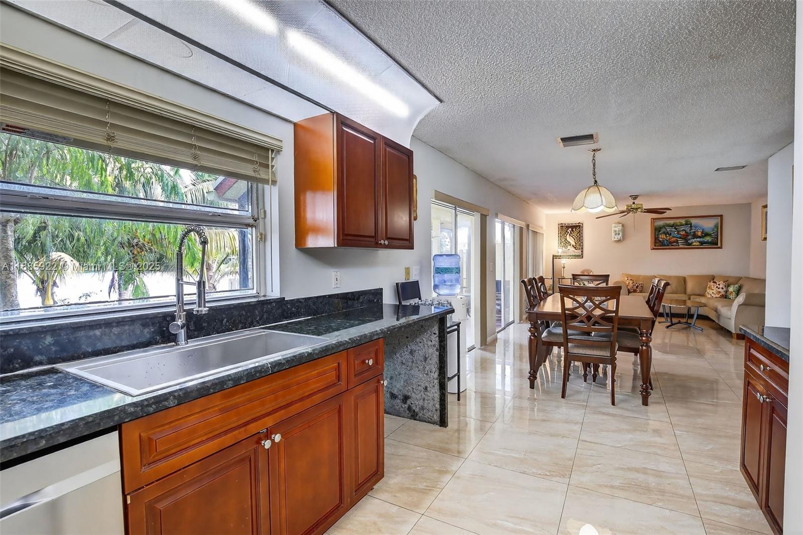 LAKESIDE SOUTH - Residential