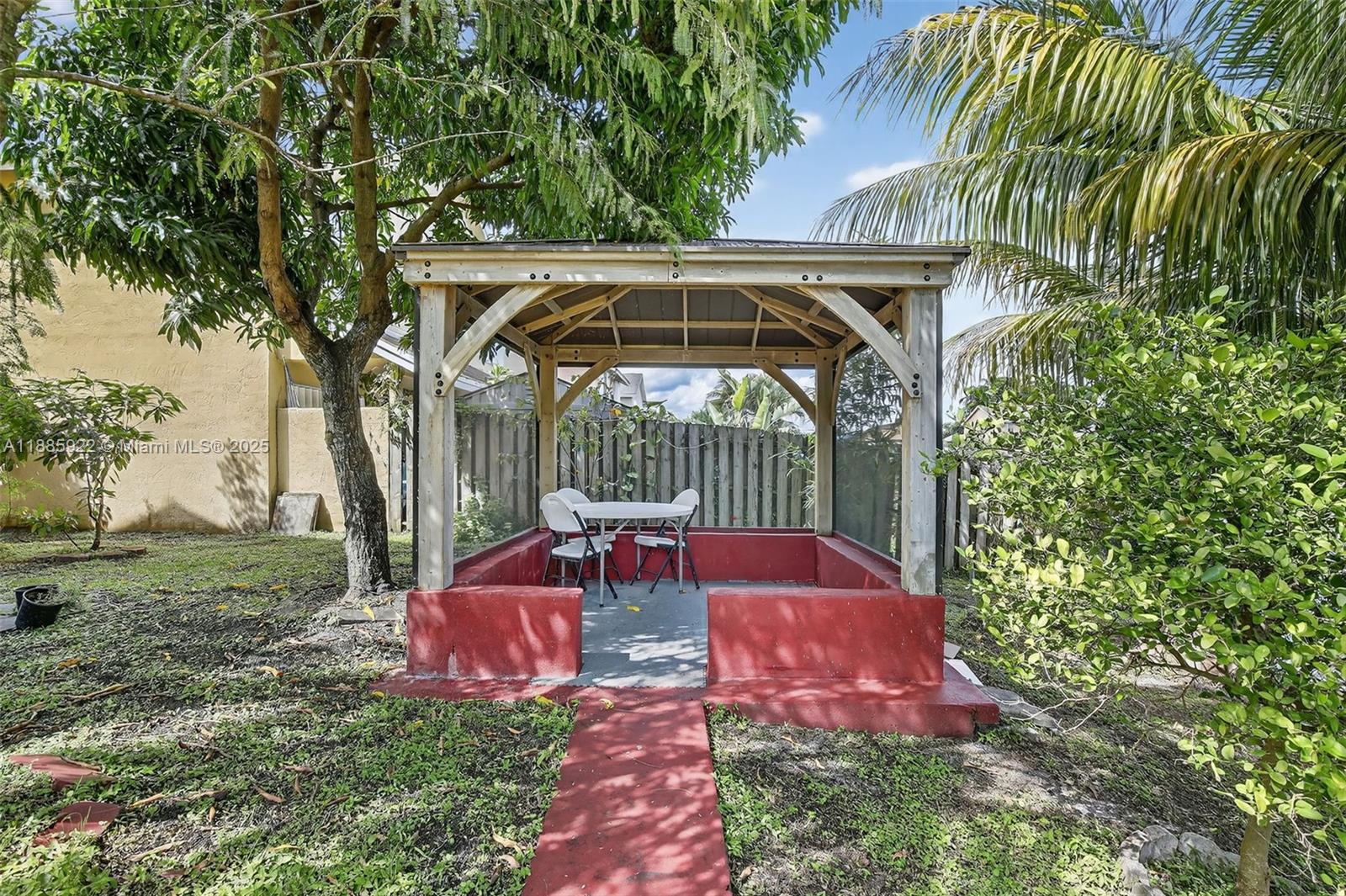 LAKESIDE SOUTH - Residential