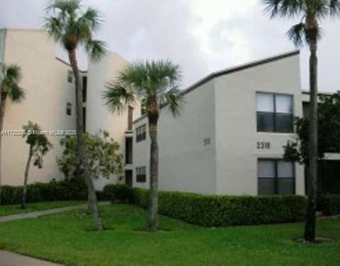 2318 S Cypress Bend Dr 125 Pompano Beach FL 33069