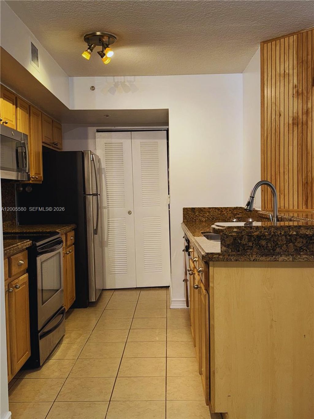 Photo of Hollywood, FL 33021 (MLS # A12005580)