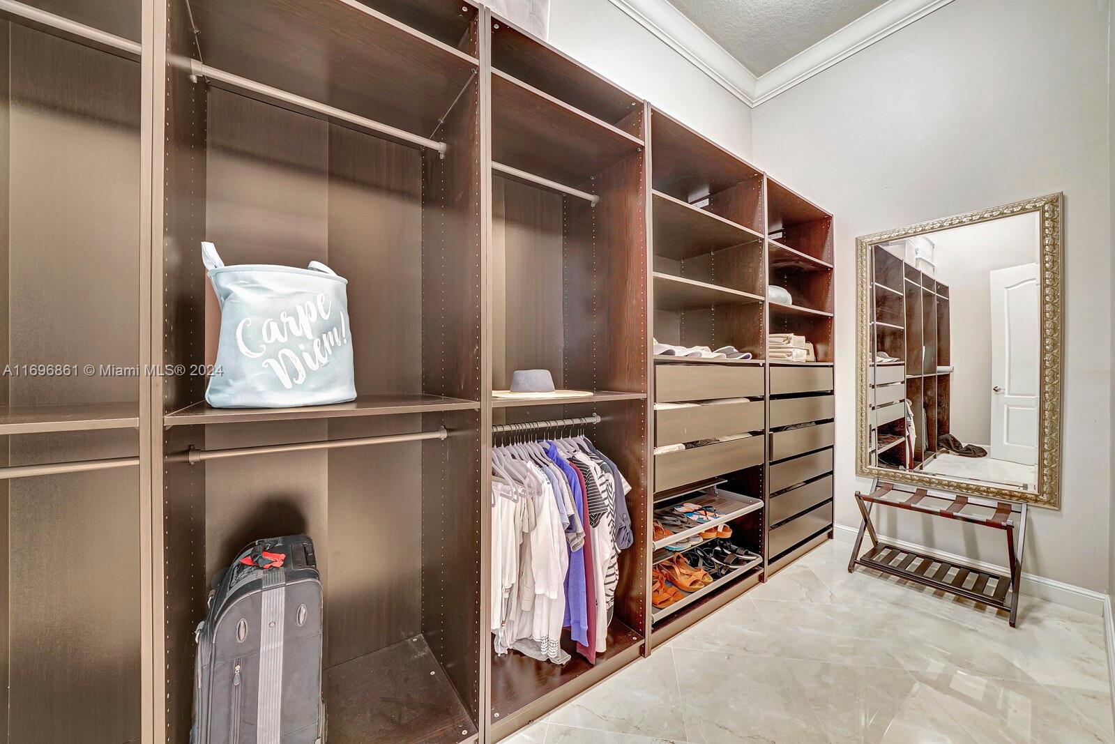 LOCHER - Residential