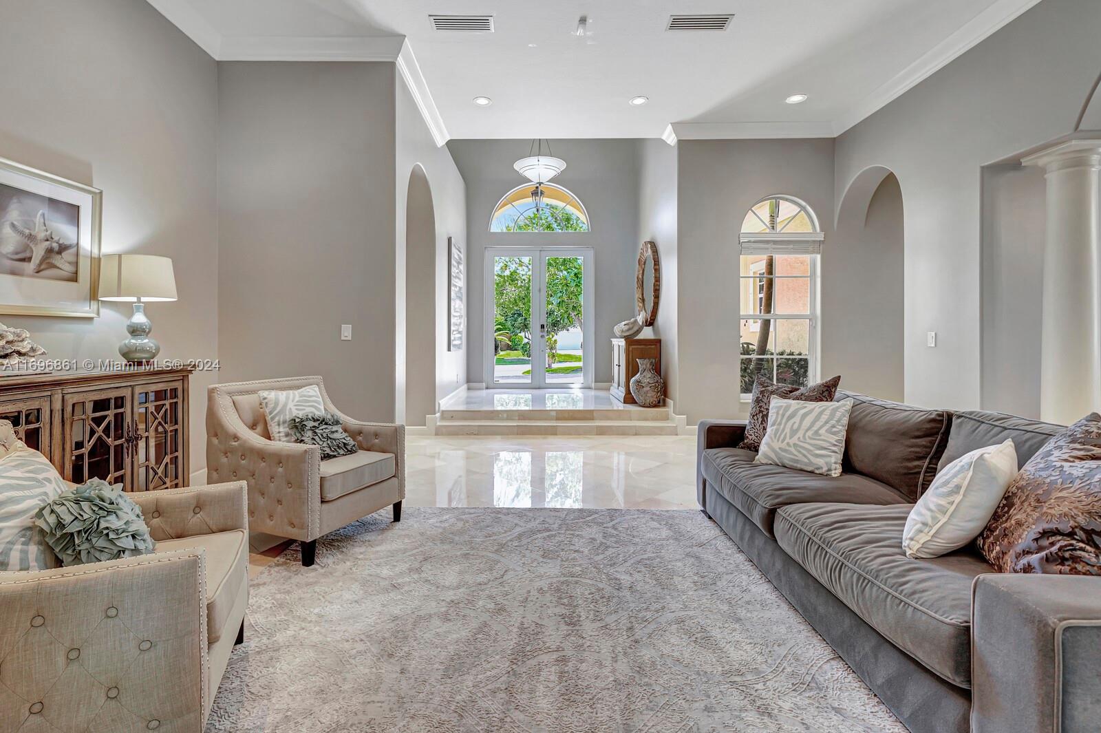 LOCHER - Residential