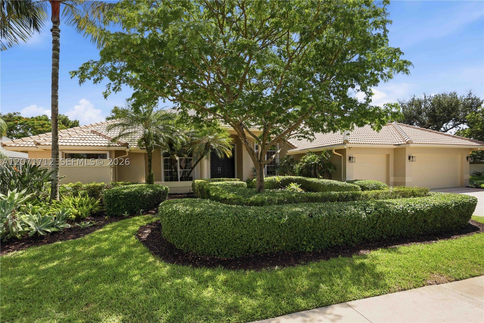 360 NE Coconut Cir, Weston FL 33326