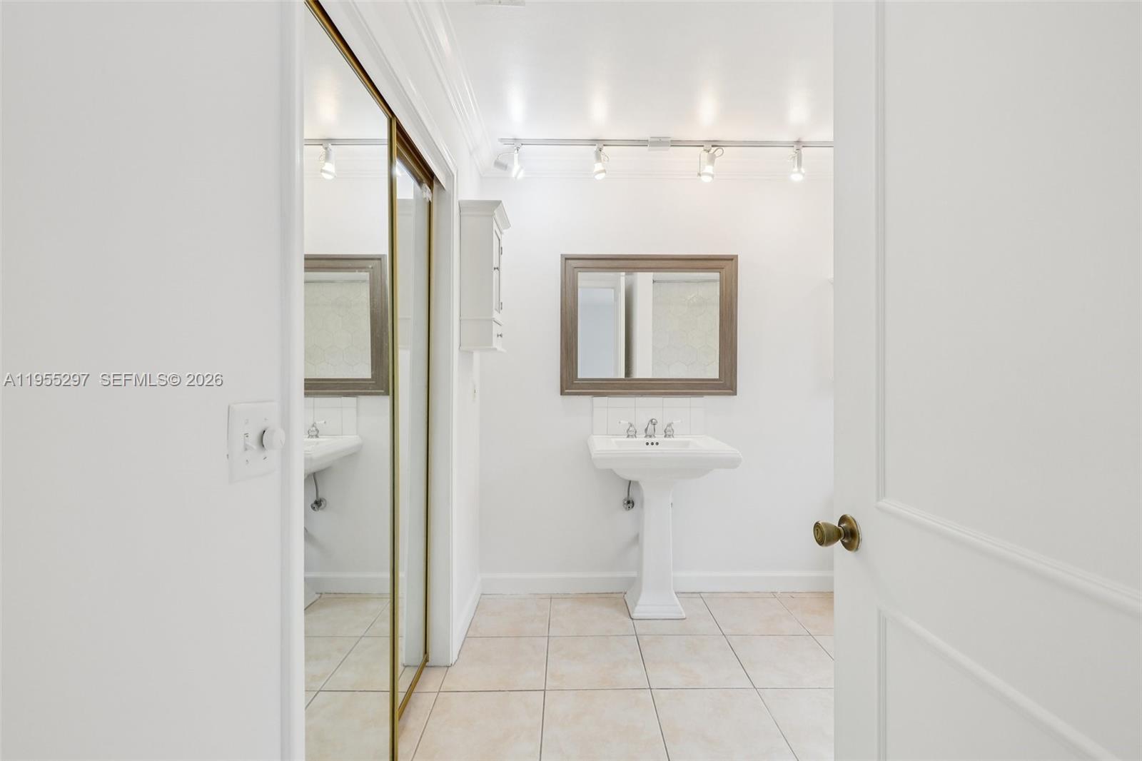 FOUR HUNDRED SIXTY ONE CO - Residential