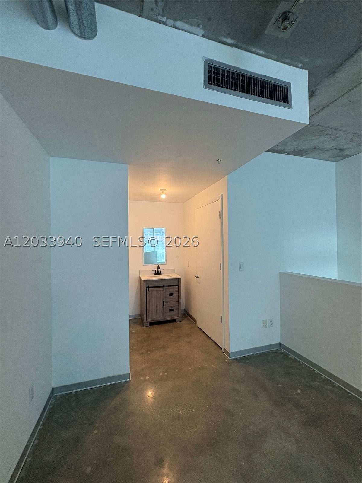 690 SW 1st Ct 1212
