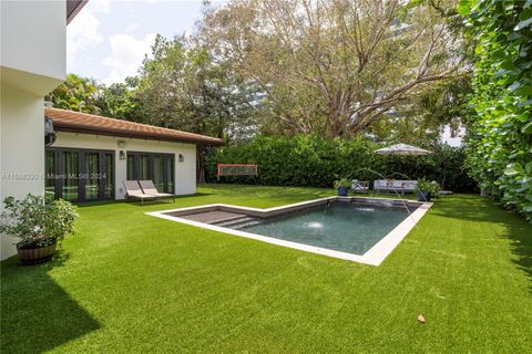 Single Family Residence in Miami FL 4700 Bay Point Rd Rd 44.jpg