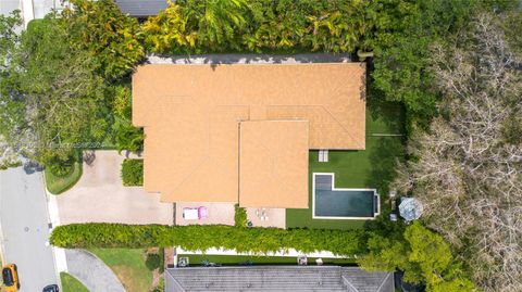 Single Family Residence in Miami FL 4700 Bay Point Rd Rd 1.jpg