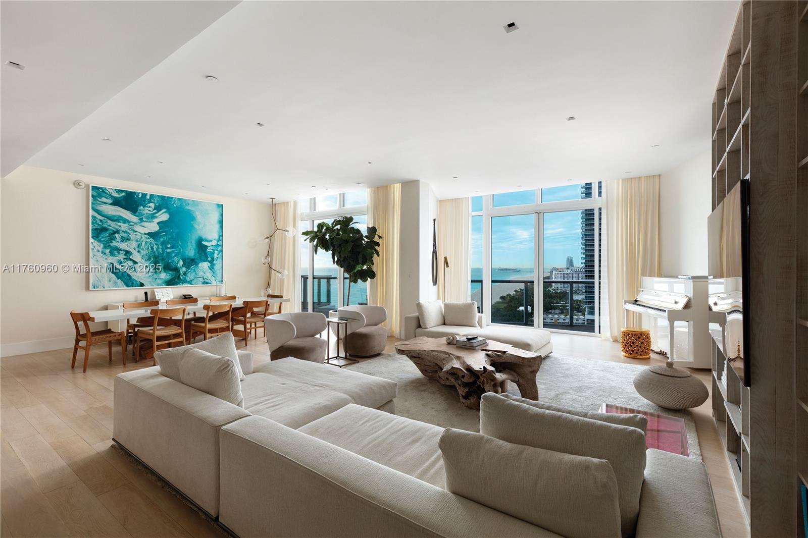 2201 Collins Ave 2003/UPH