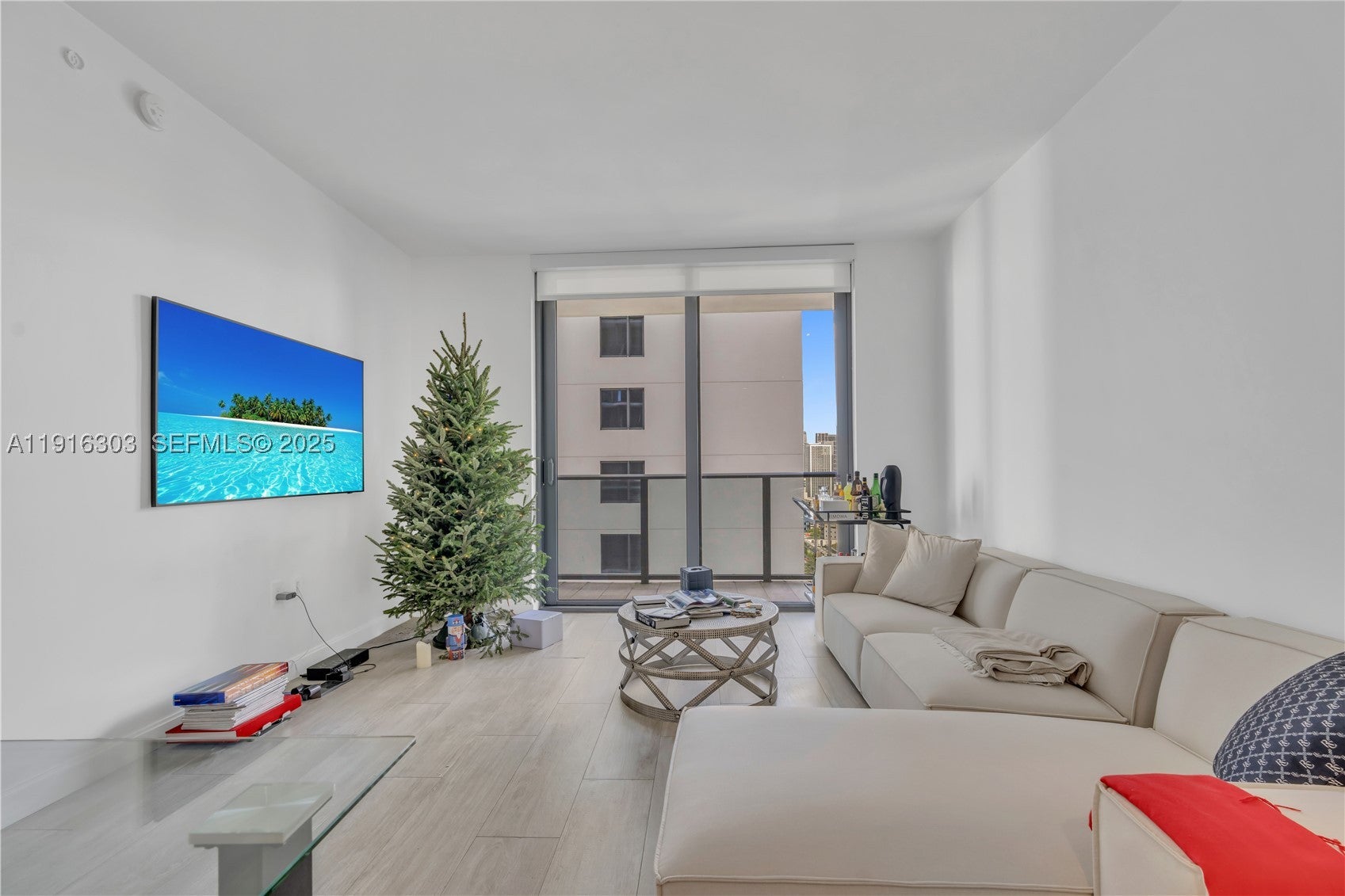 55 SW 9th St 2610