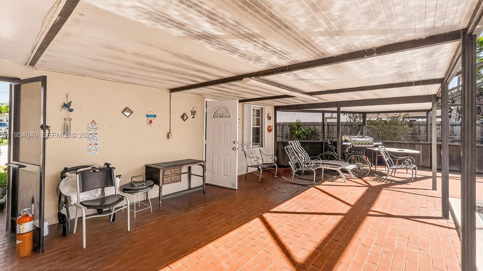 CORAL PARK ESTATES SEC 3 - Residential