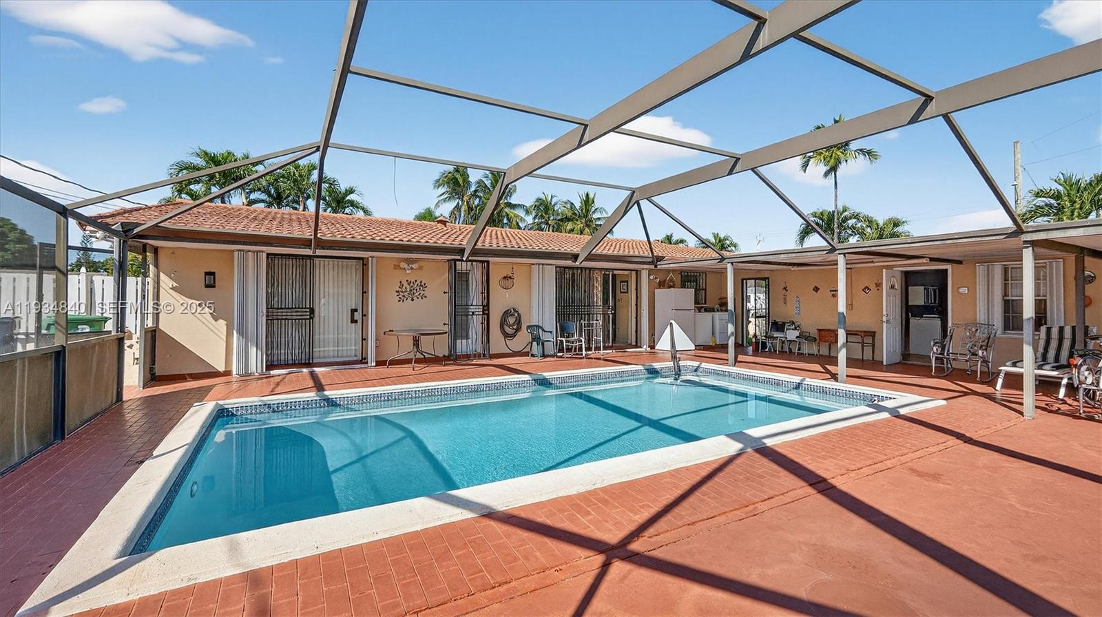 CORAL PARK ESTATES SEC 3 - Residential